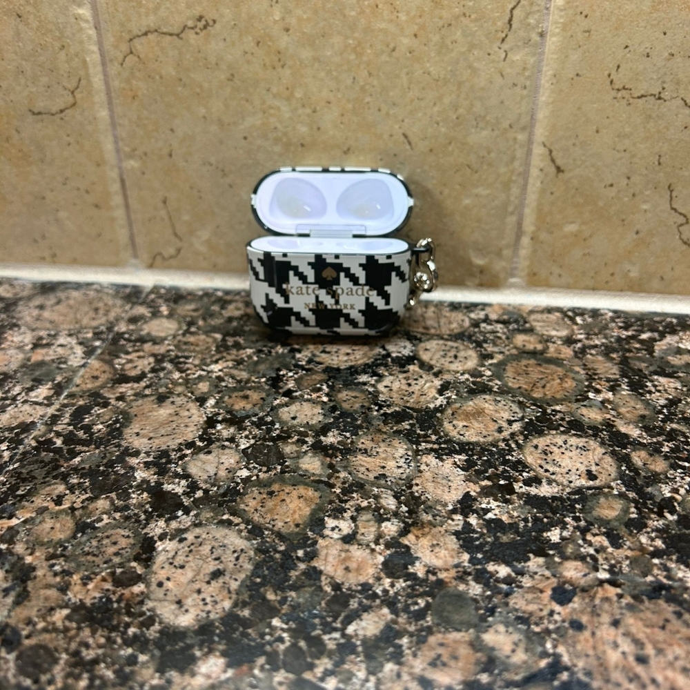 Kate Spade Airpod case 3rd generation